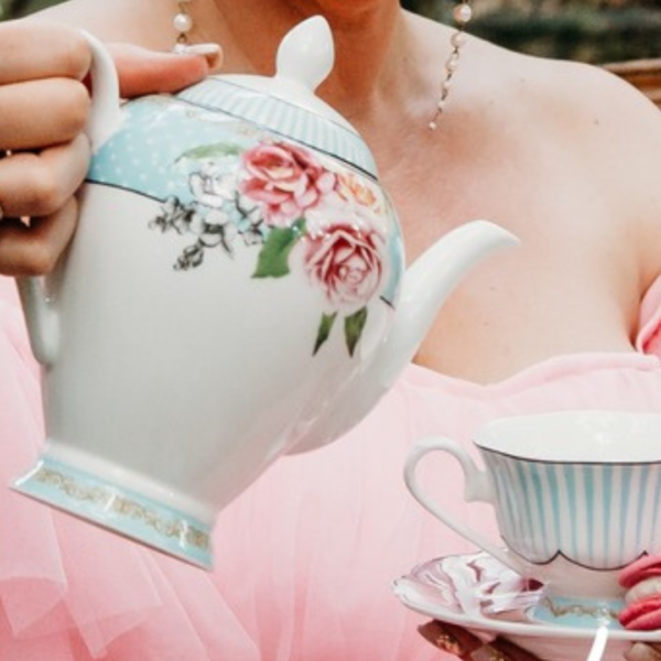 JENNA CLIFFORD - Wavy Rose Teapot